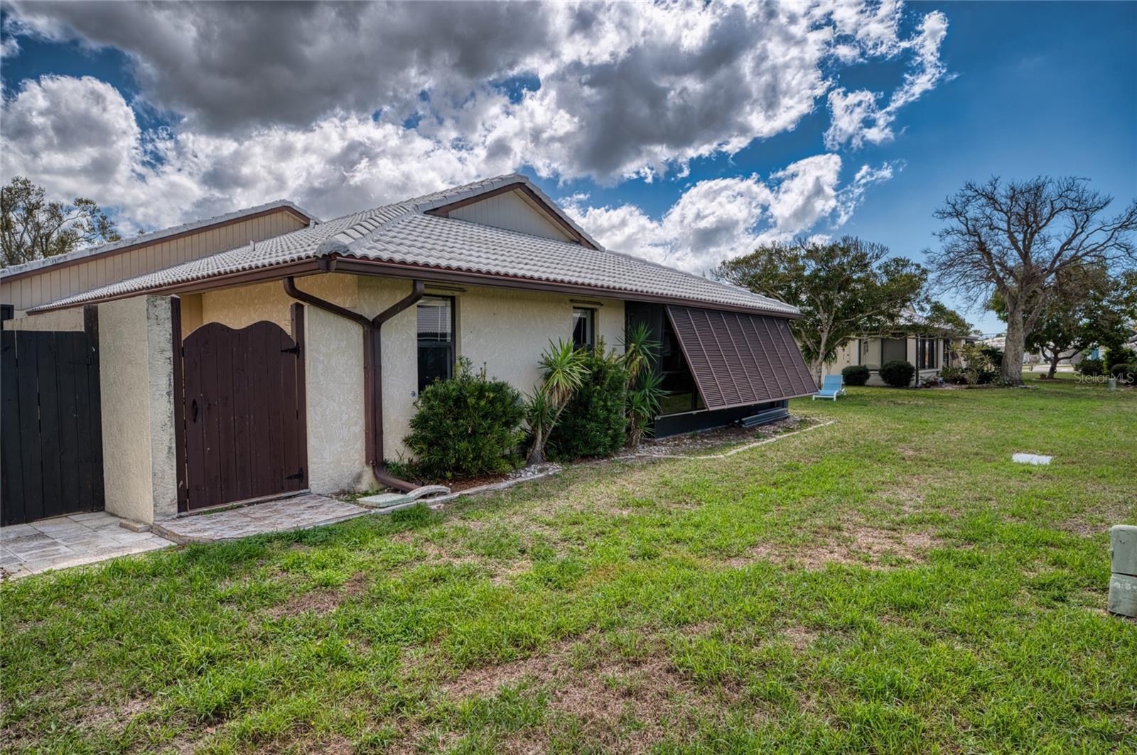 Image 23 of 37 For 76 Sandstone Circle