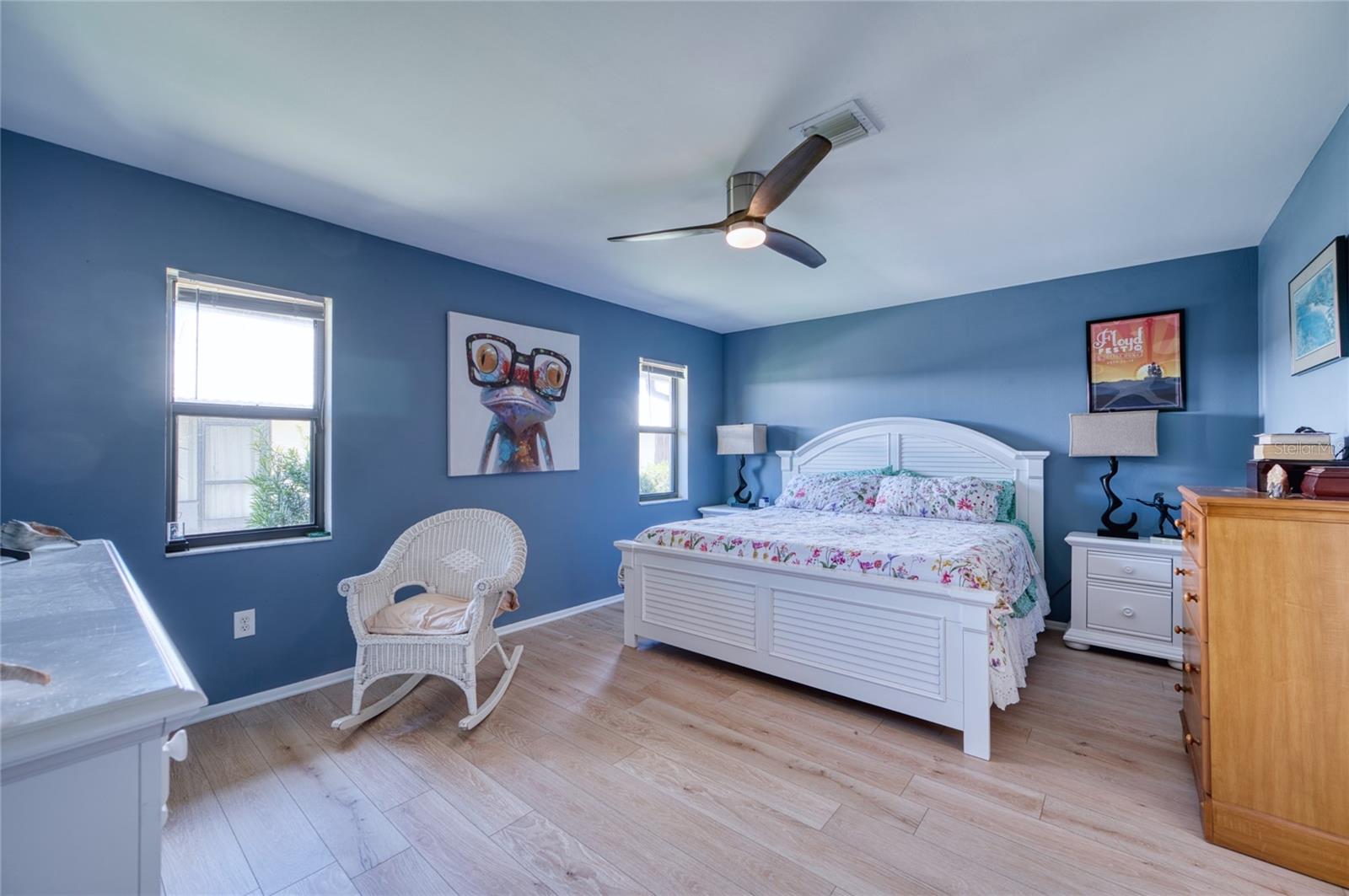 Image 8 of 37 For 76 Sandstone Circle