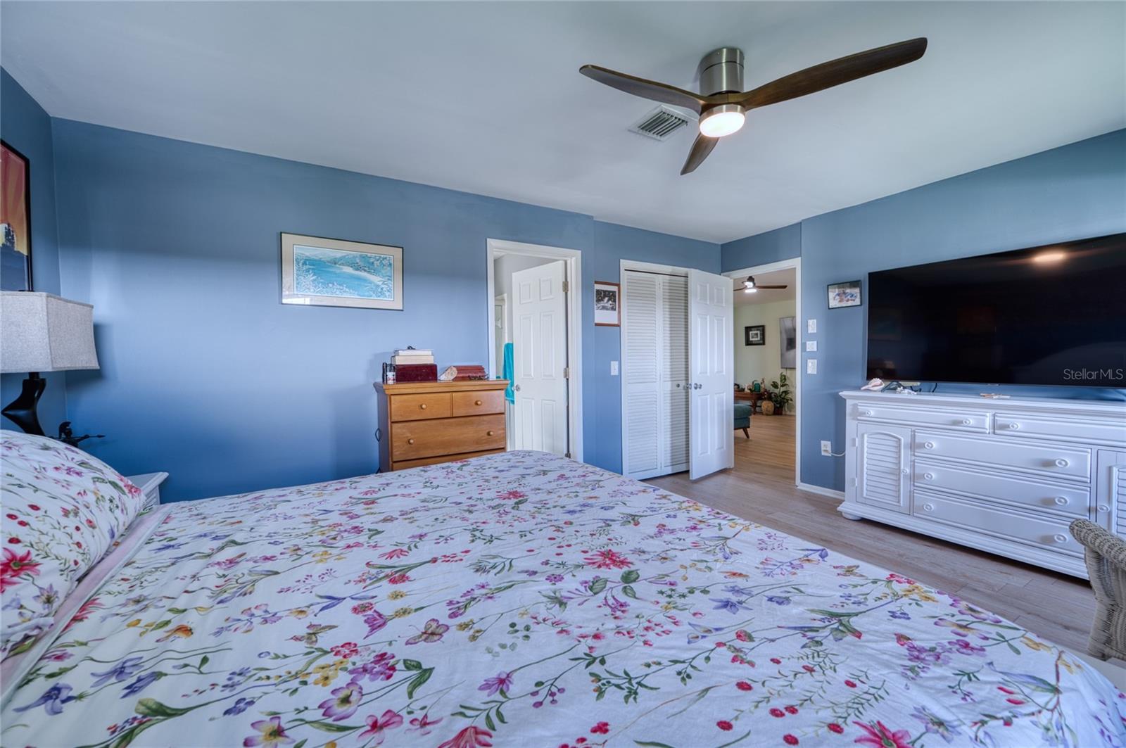 Image 9 of 37 For 76 Sandstone Circle