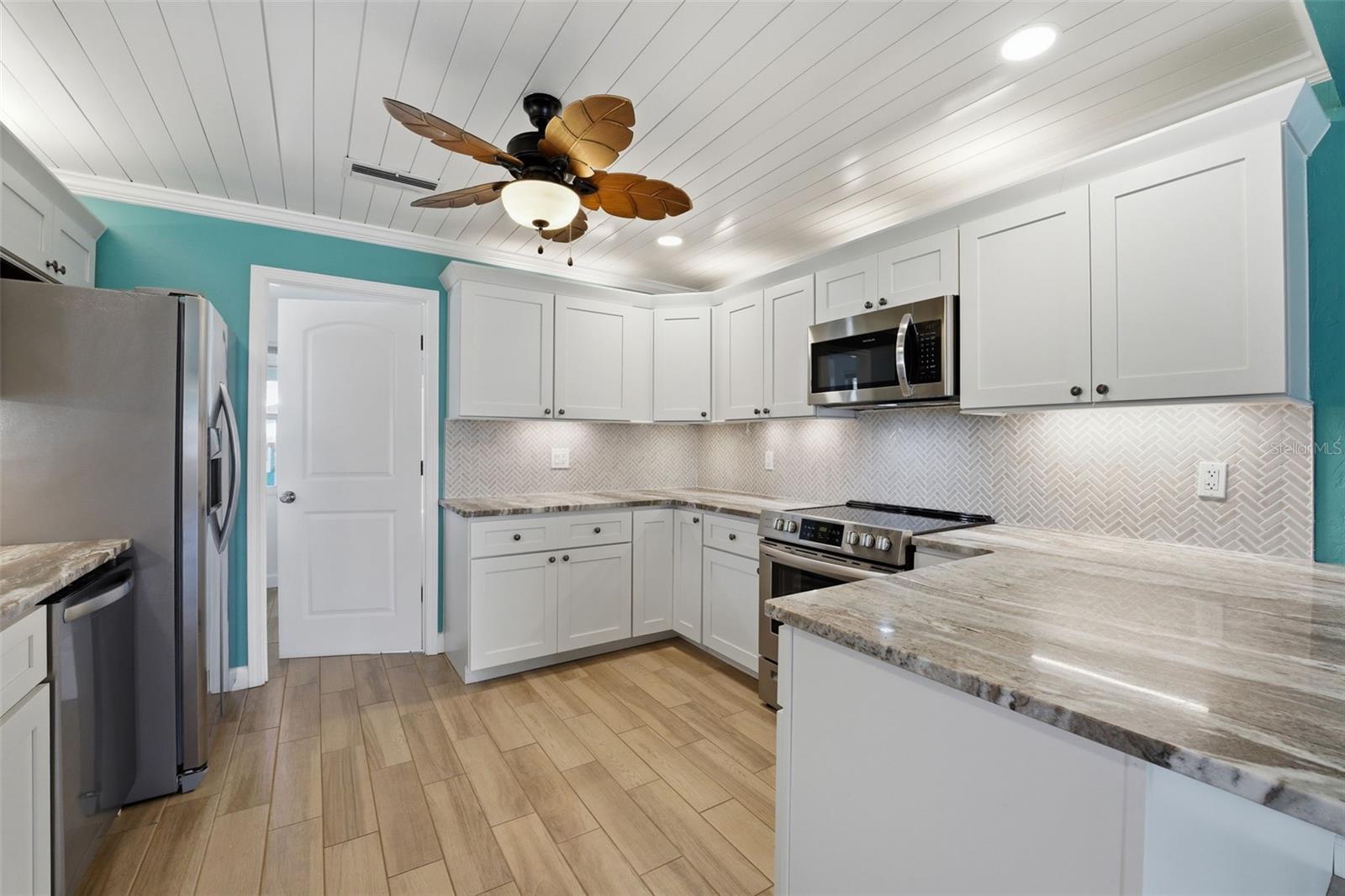 Image 14 of 40 For 2400 Pine Court