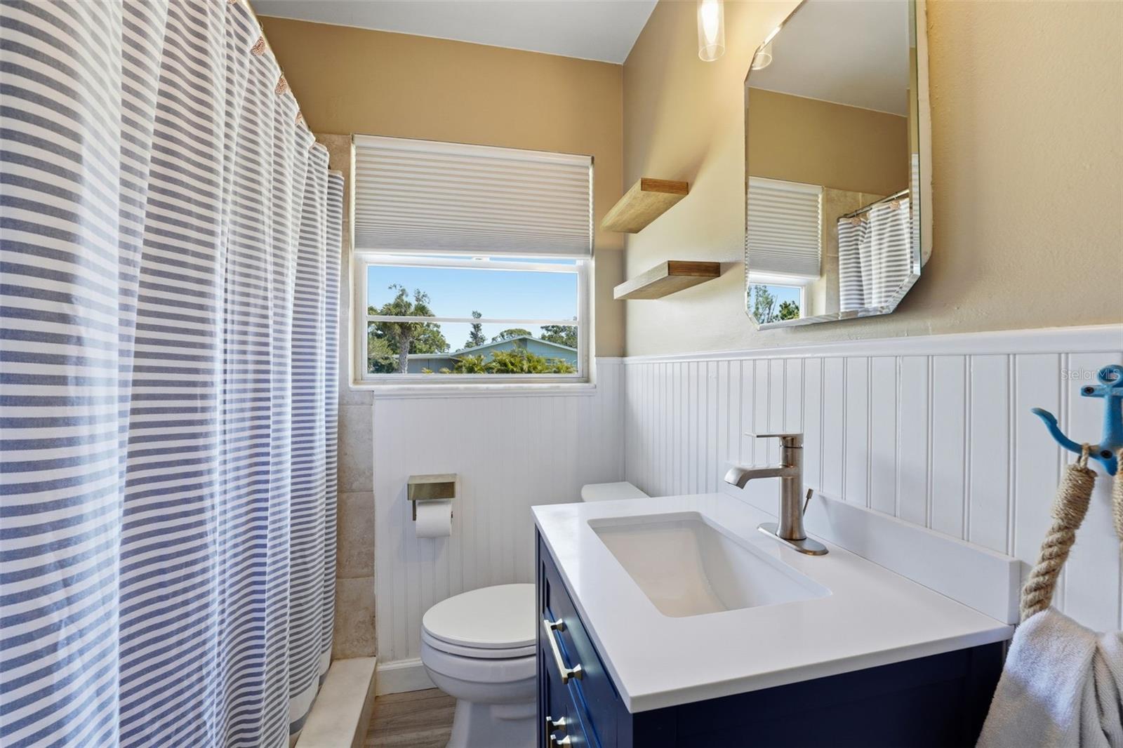 Image 27 of 40 For 2400 Pine Court