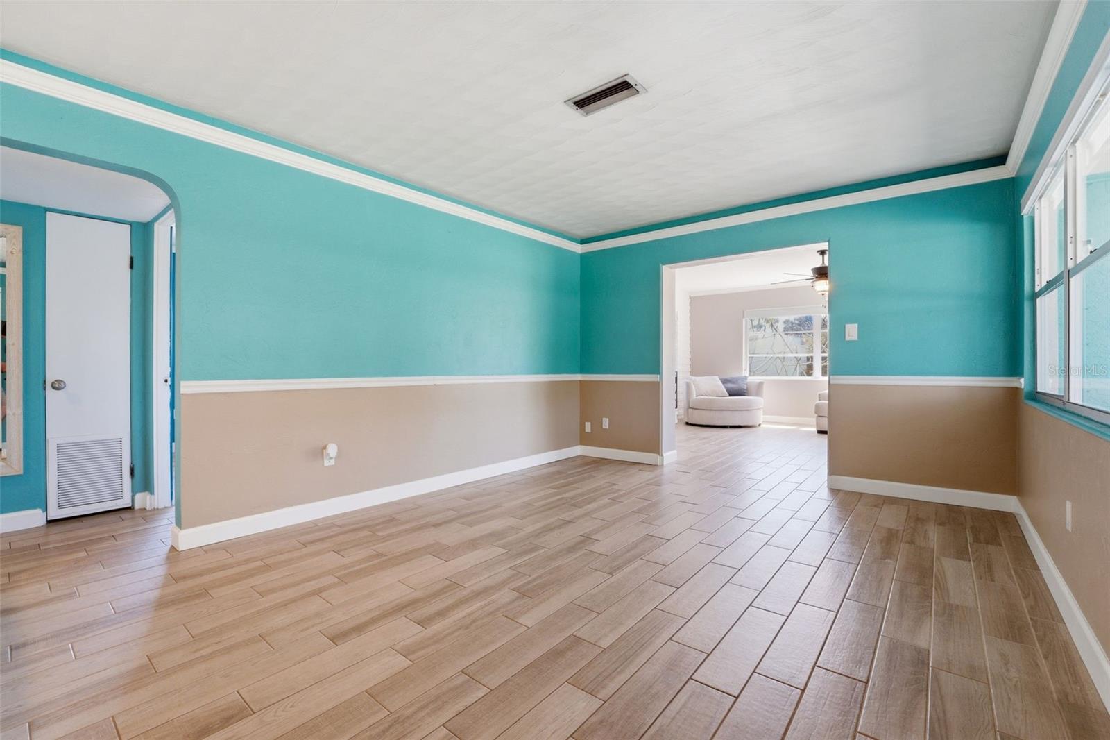 Image 8 of 40 For 2400 Pine Court