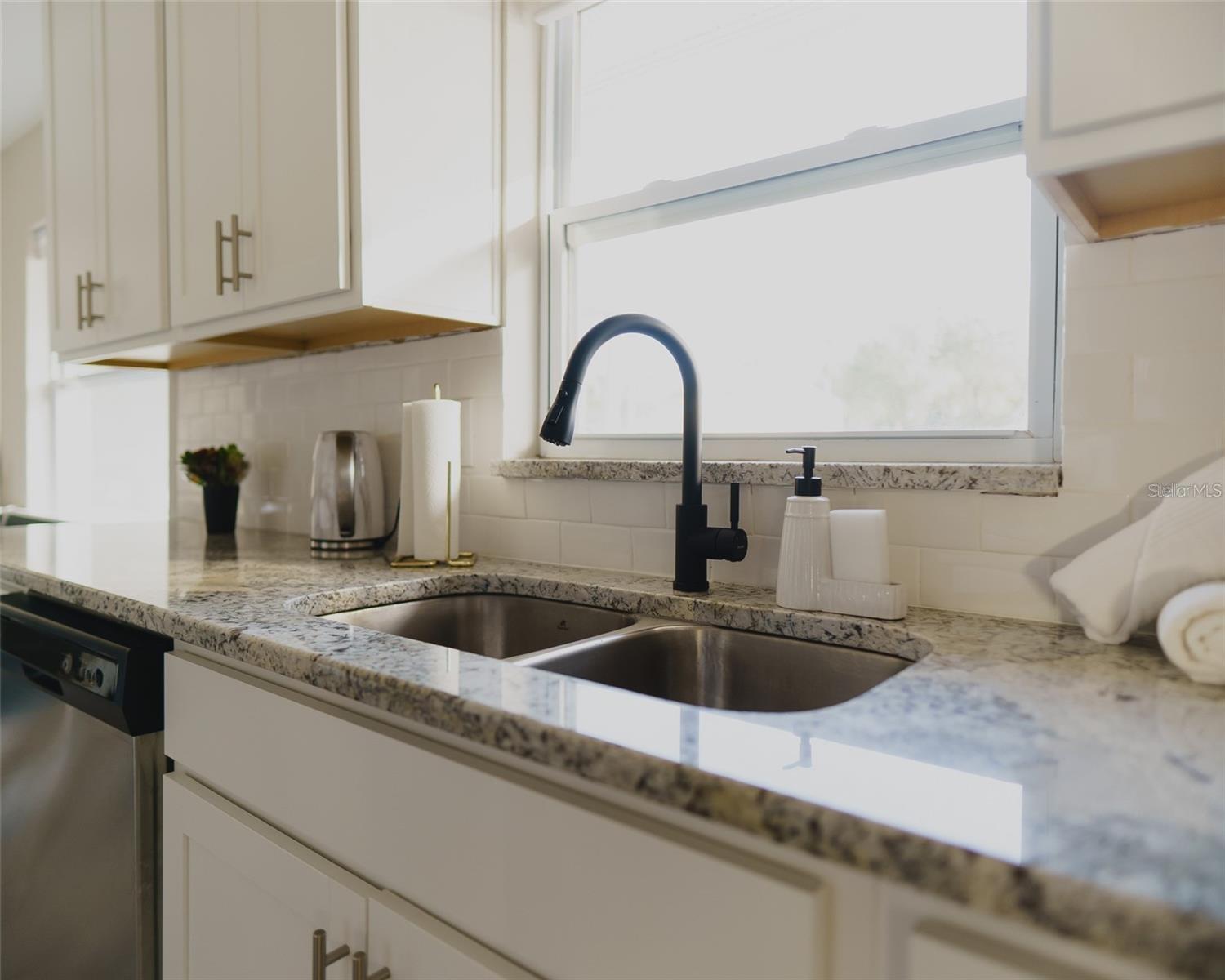 Image 4 of 17 For 4549 Mcintosh Lane