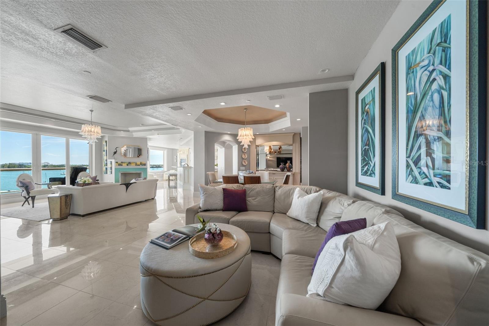 Listing photo id 20 for 464 Golden Gate Point 703