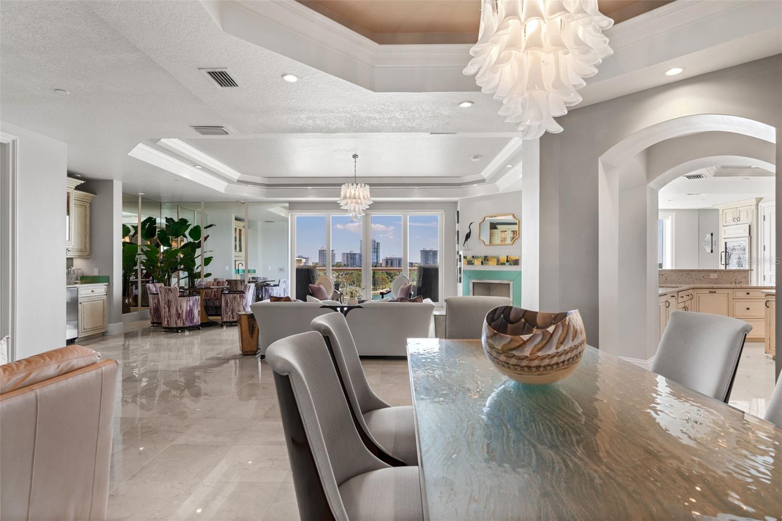 Listing photo id 25 for 464 Golden Gate Point 703