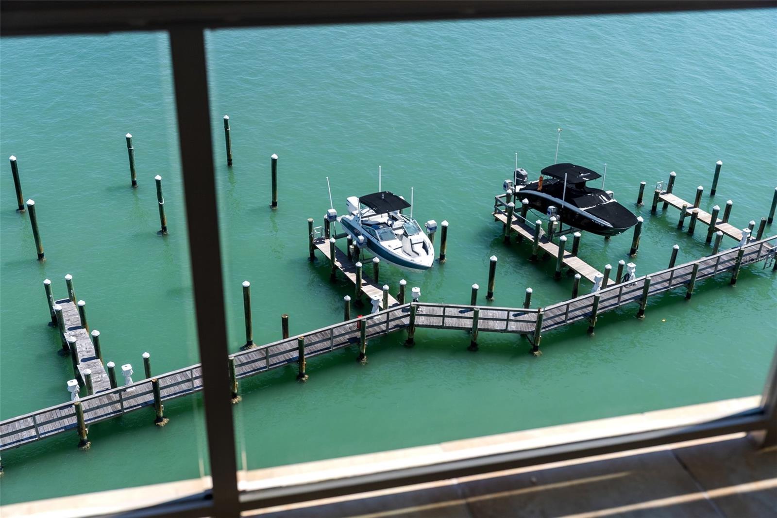 Listing photo id 41 for 464 Golden Gate Point 703