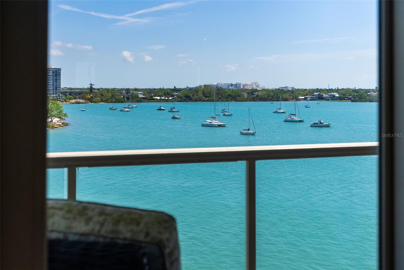 Listing photo id 46 for 464 Golden Gate Point 703