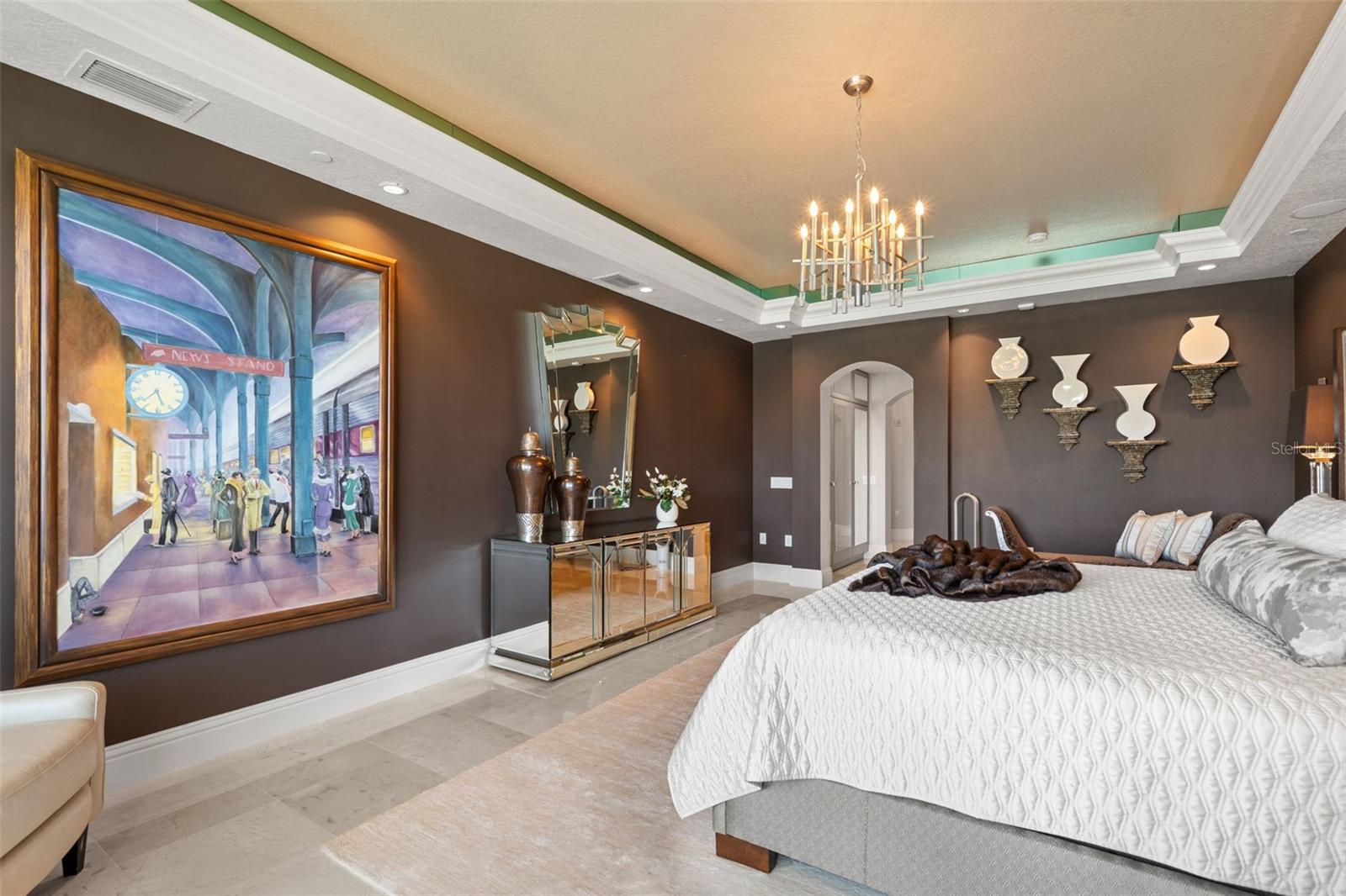 Listing photo id 47 for 464 Golden Gate Point 703