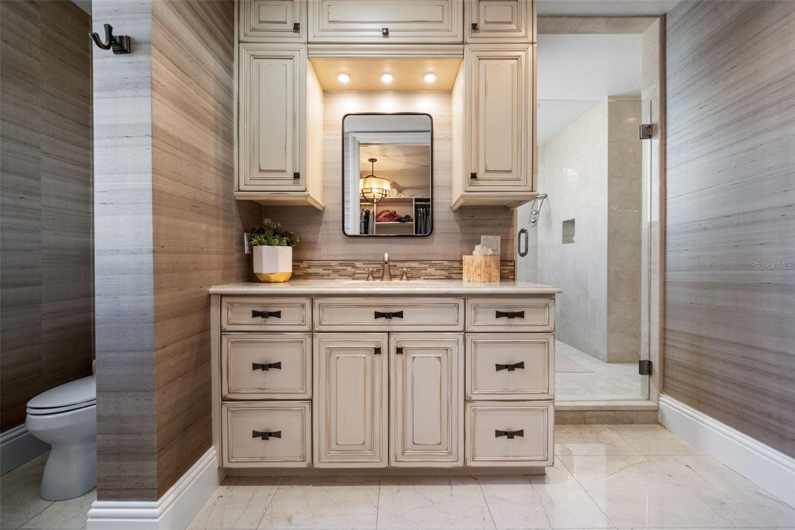 Listing photo id 60 for 464 Golden Gate Point 703