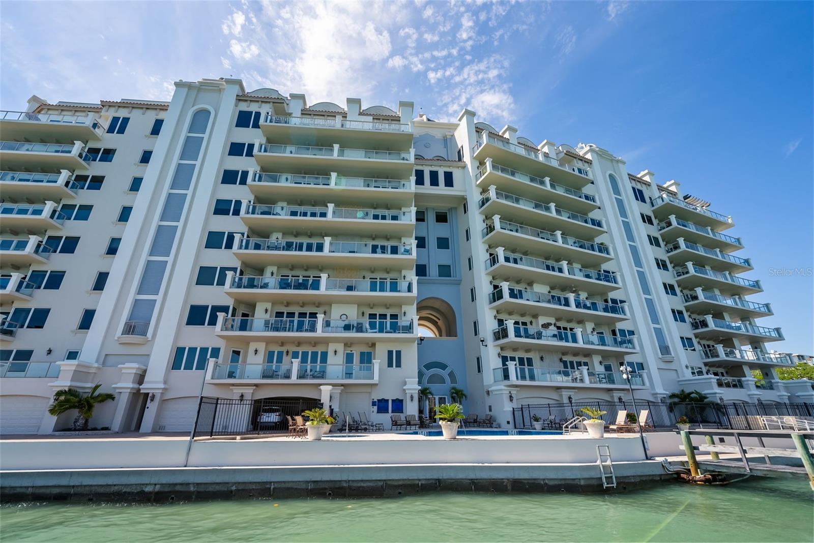 Listing photo id 75 for 464 Golden Gate Point 703