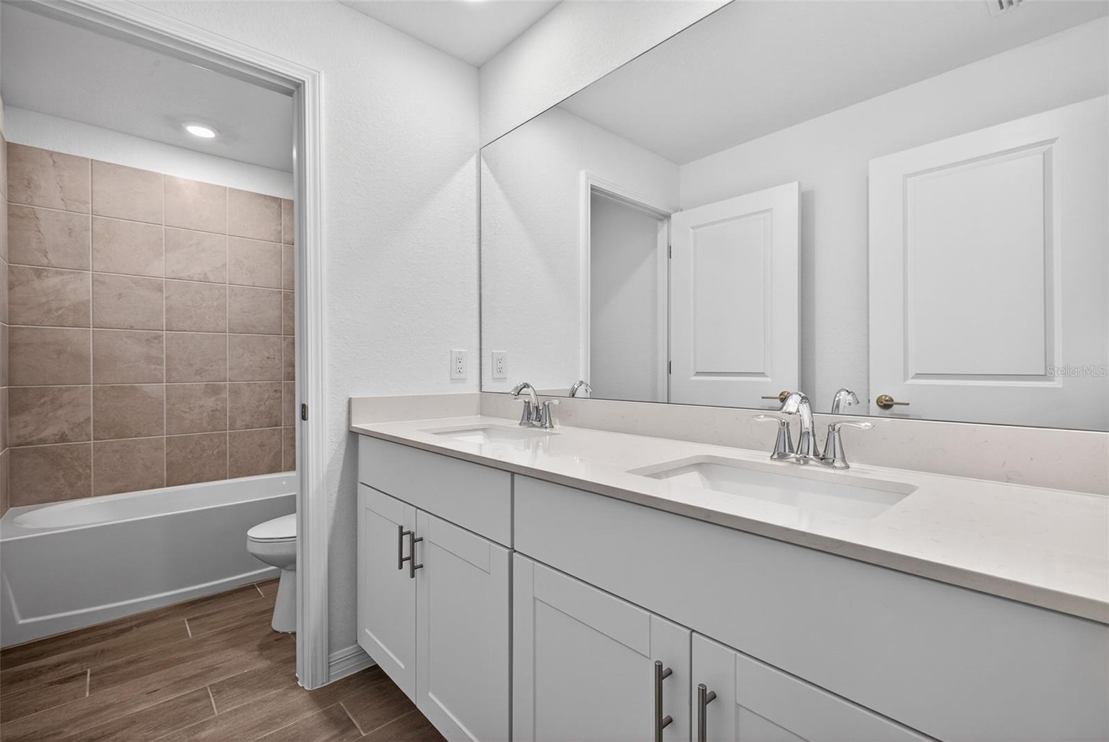 Image 19 of 41 For 11393 Willowleaf Boulevard