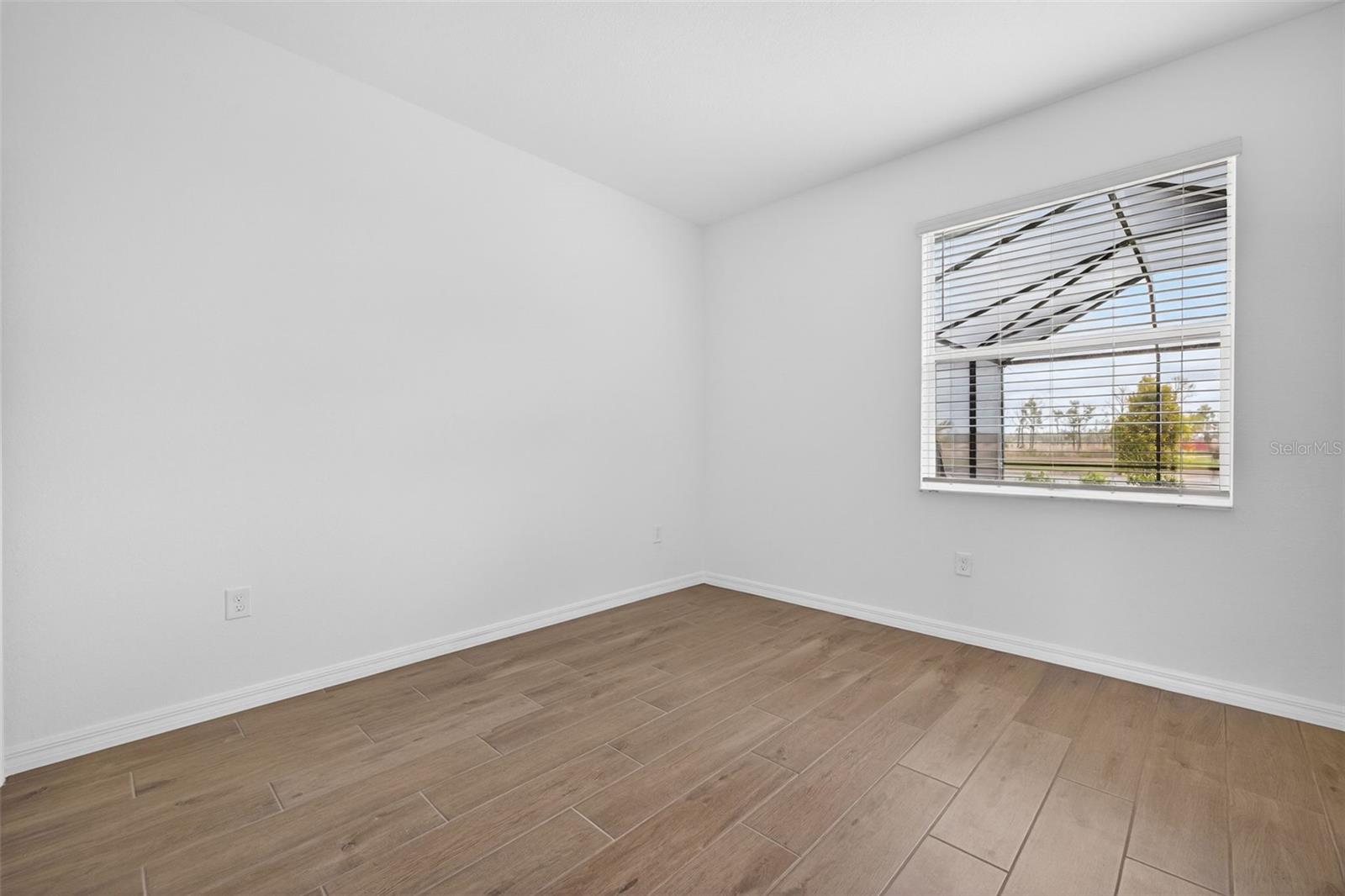 Image 23 of 41 For 11393 Willowleaf Boulevard