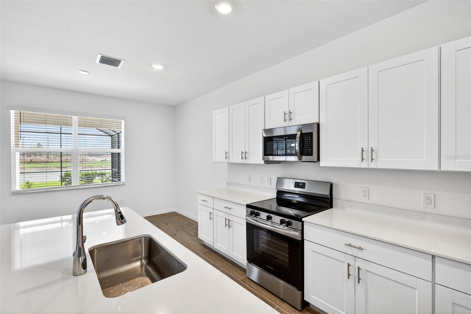 Image 4 of 41 For 11393 Willowleaf Boulevard