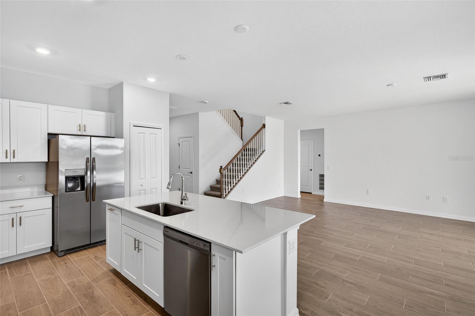 Image 6 of 41 For 11393 Willowleaf Boulevard