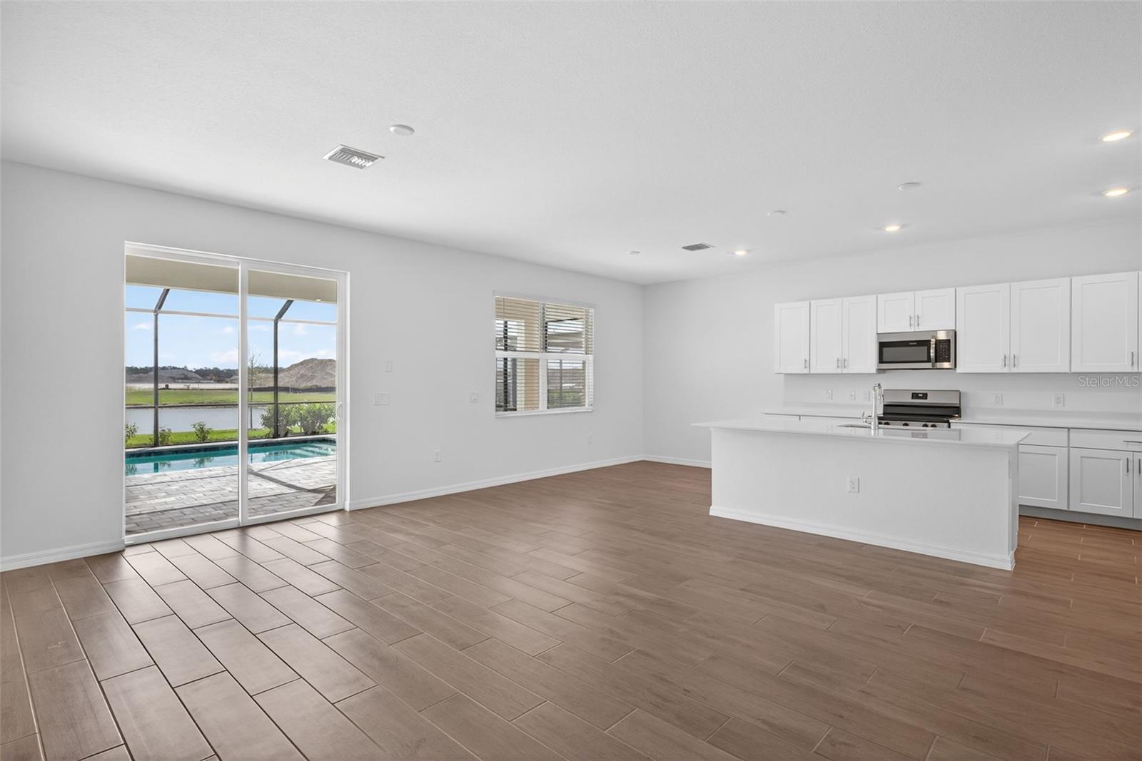 Image 8 of 41 For 11393 Willowleaf Boulevard