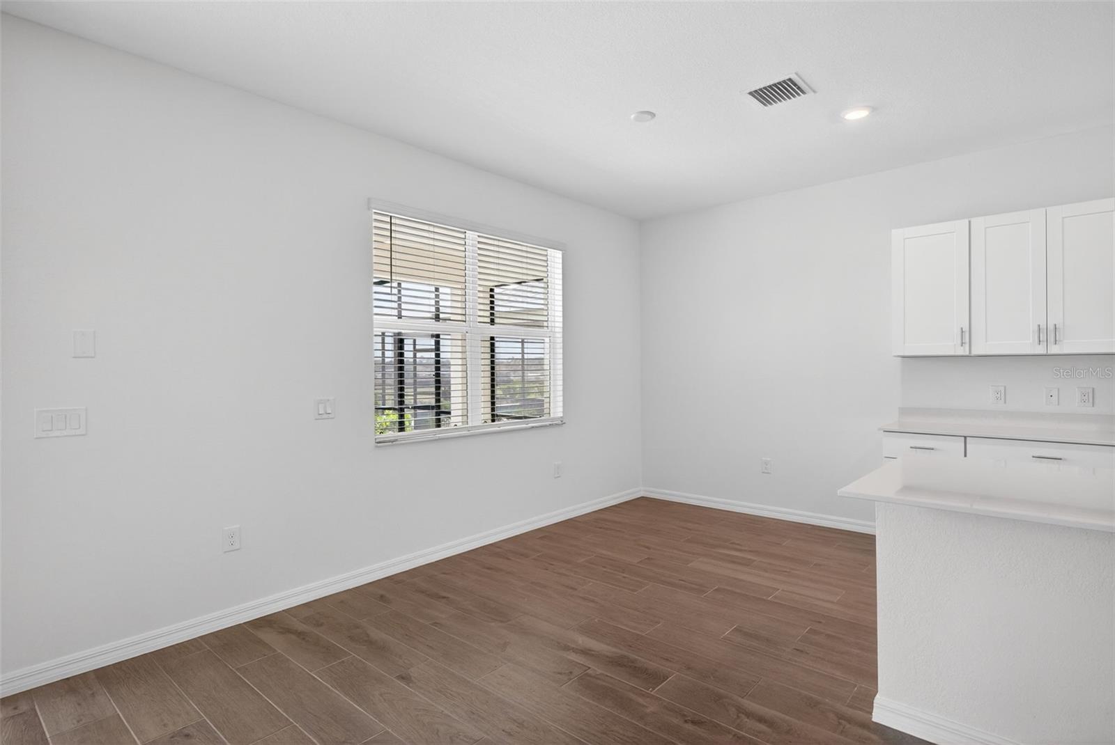 Image 9 of 41 For 11393 Willowleaf Boulevard