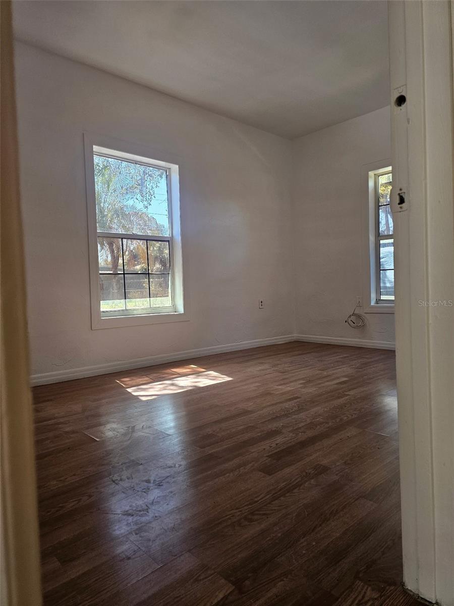 Image 8 of 13 For 1529 23rd Street