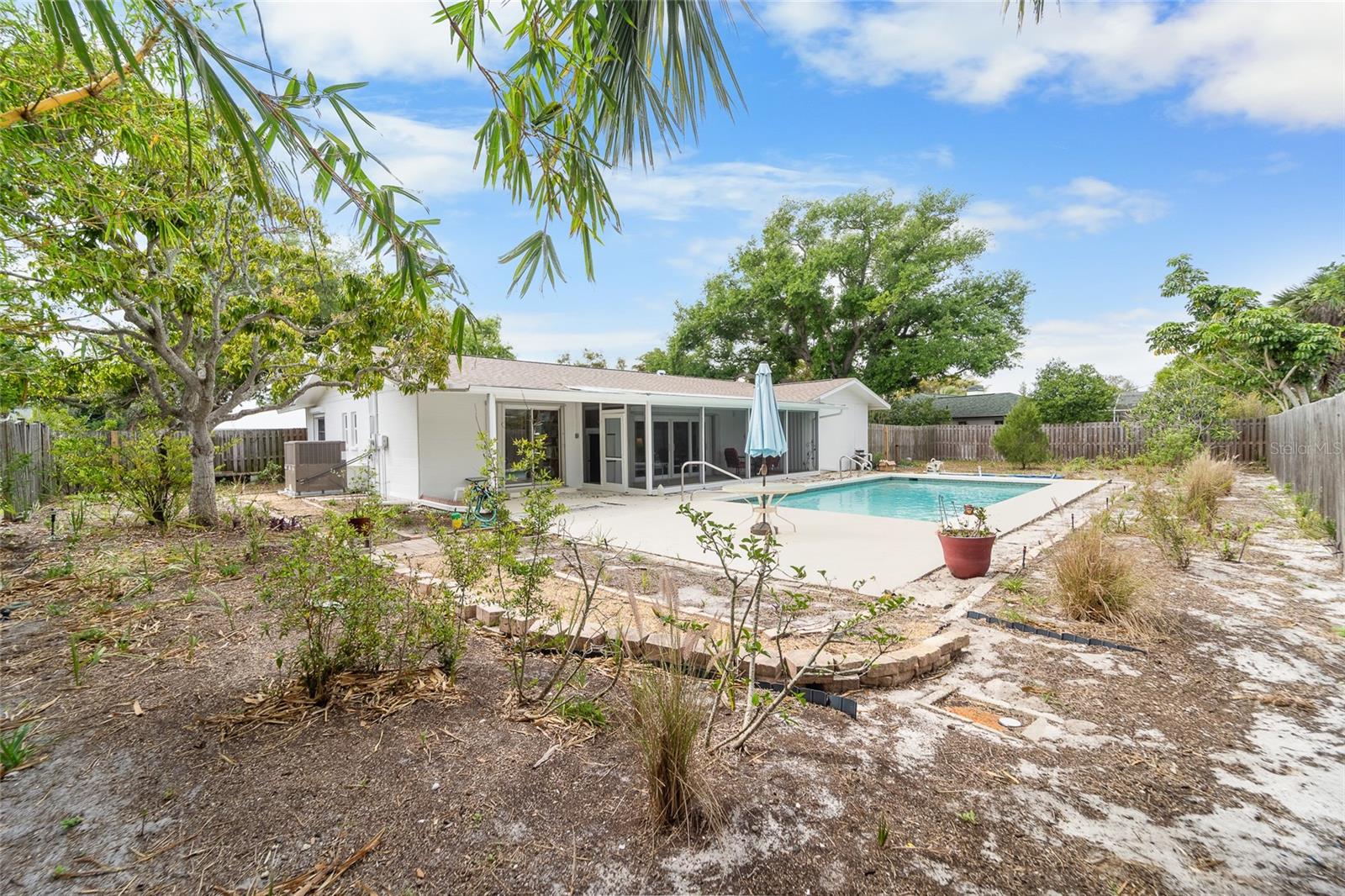 Image 33 of 46 For 7612 18th Avenue Nw