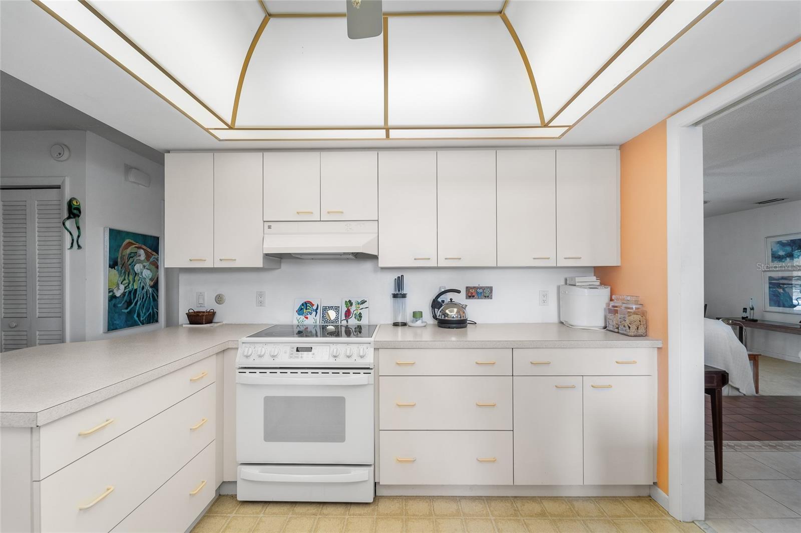 Image 6 of 46 For 7612 18th Avenue Nw