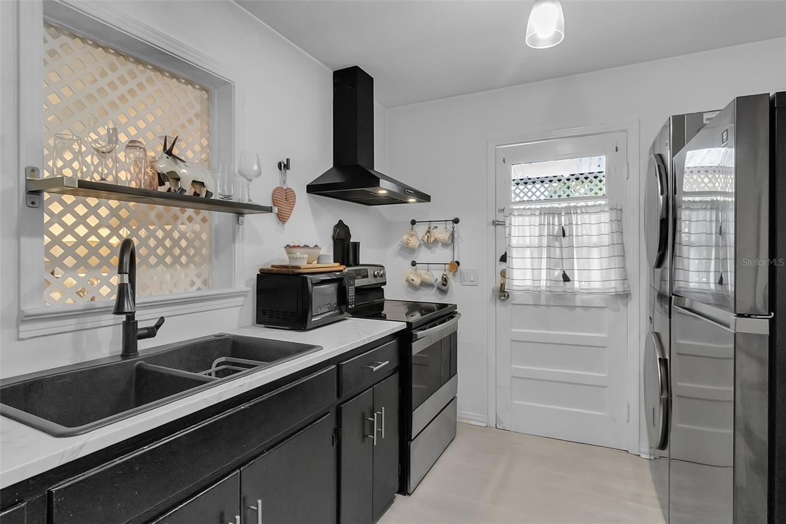 Image 13 of 26 For 2562 Ashton Road