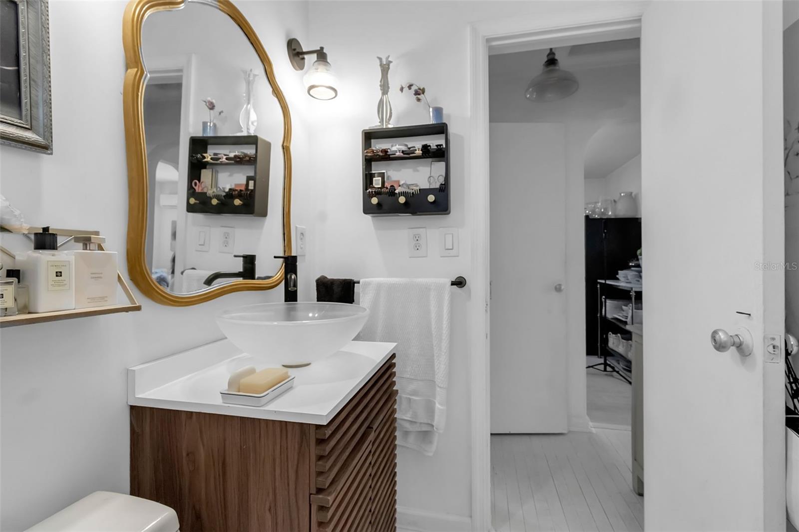 Image 20 of 26 For 2562 Ashton Road