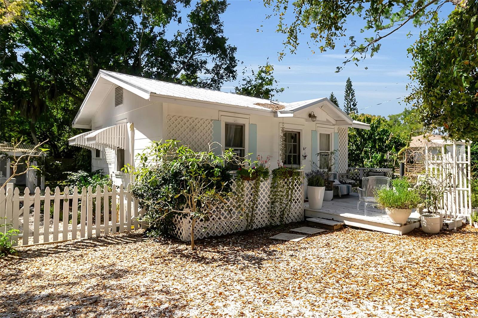 Image 3 of 26 For 2562 Ashton Road