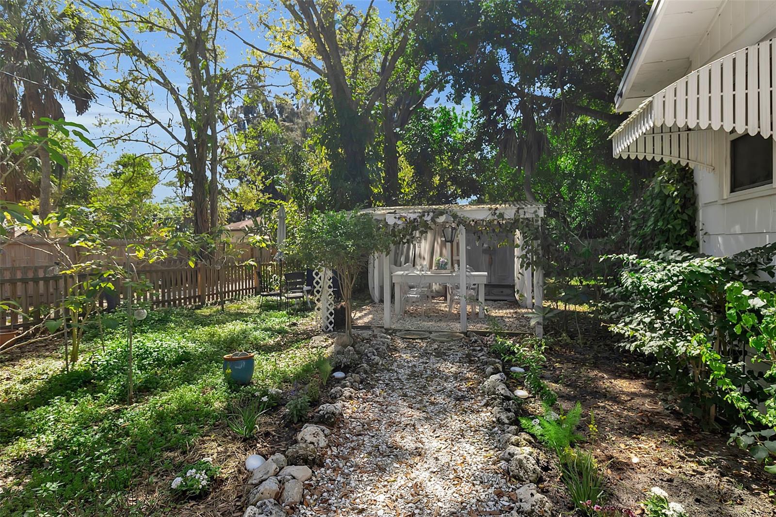 Image 5 of 26 For 2562 Ashton Road