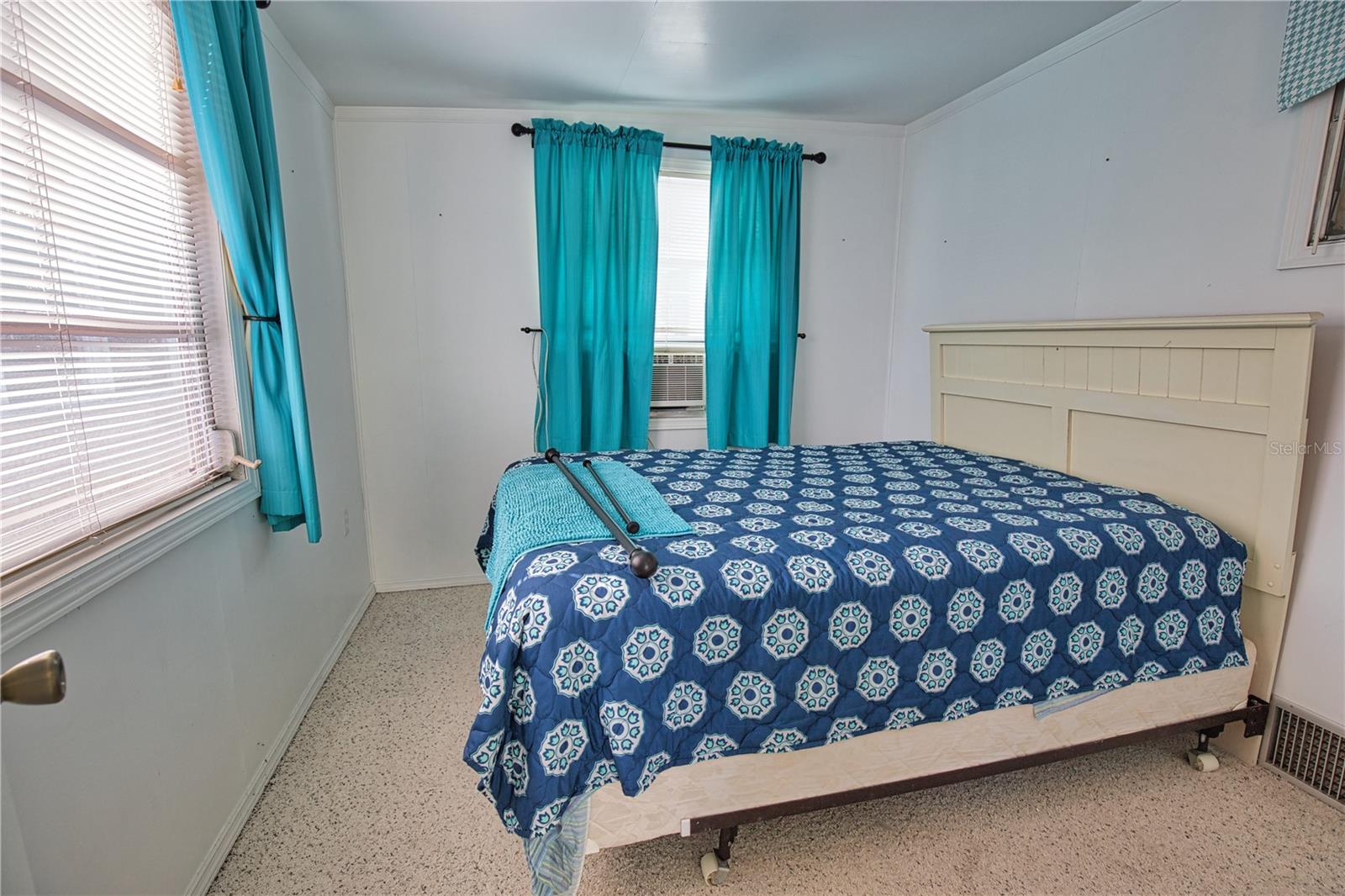 Image 15 of 31 For 1800 Englewood Road 76