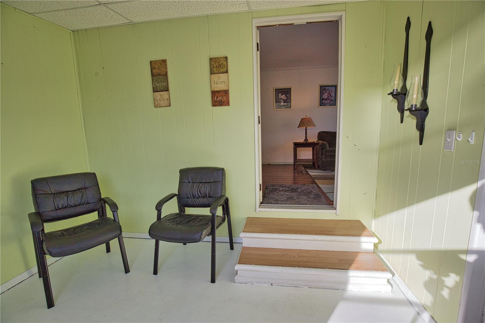 Image 18 of 31 For 1800 Englewood Road 76