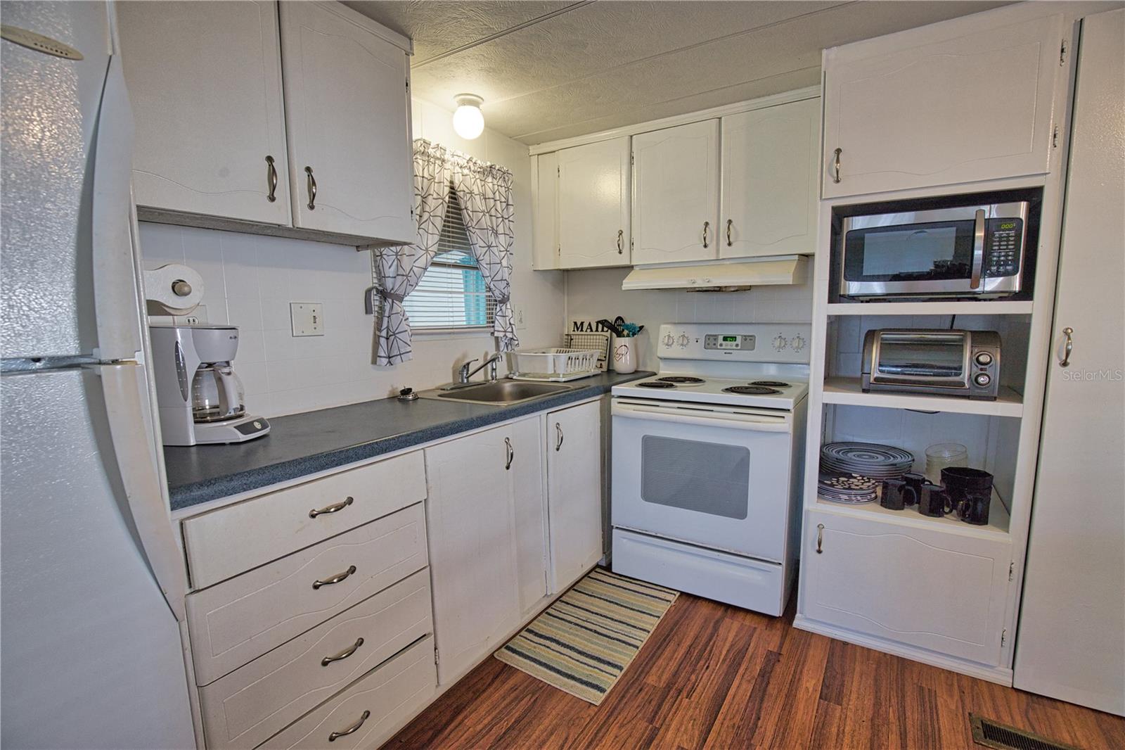 Image 4 of 31 For 1800 Englewood Road 76