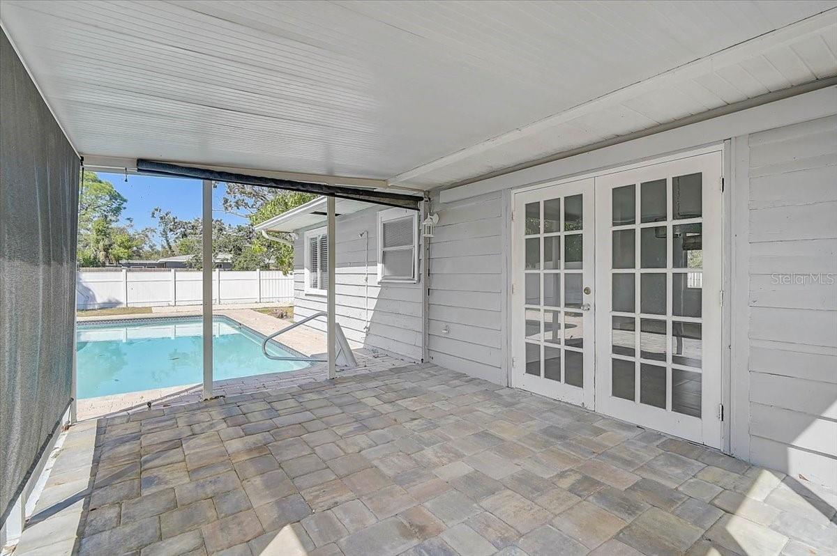 Image 12 of 40 For 2866 Louise Street