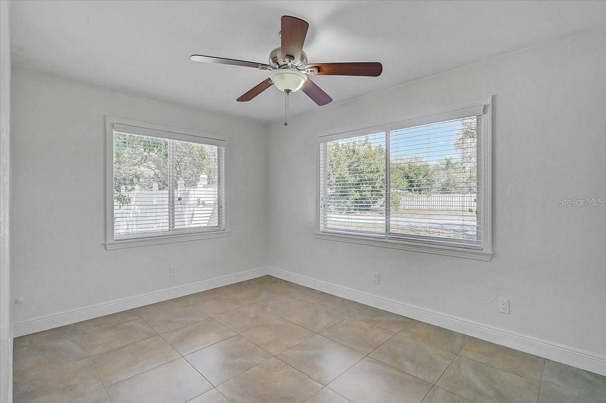 Image 16 of 40 For 2866 Louise Street