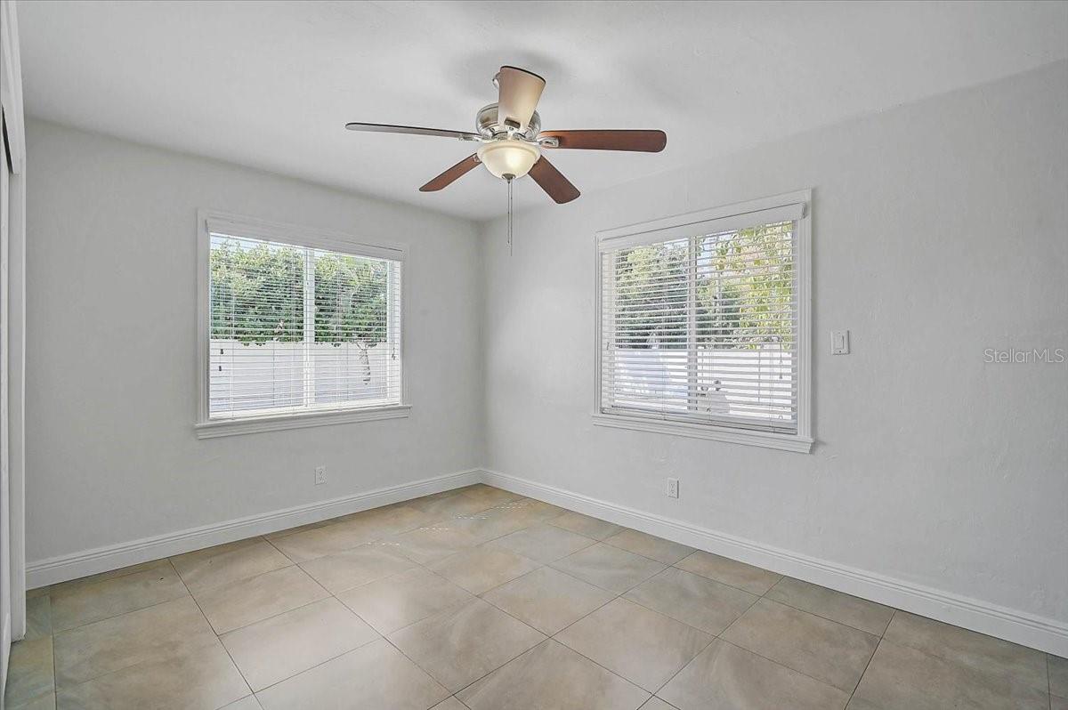 Image 18 of 40 For 2866 Louise Street