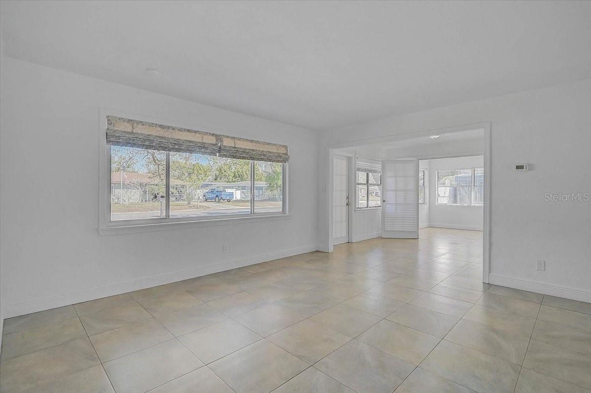 Image 24 of 40 For 2866 Louise Street