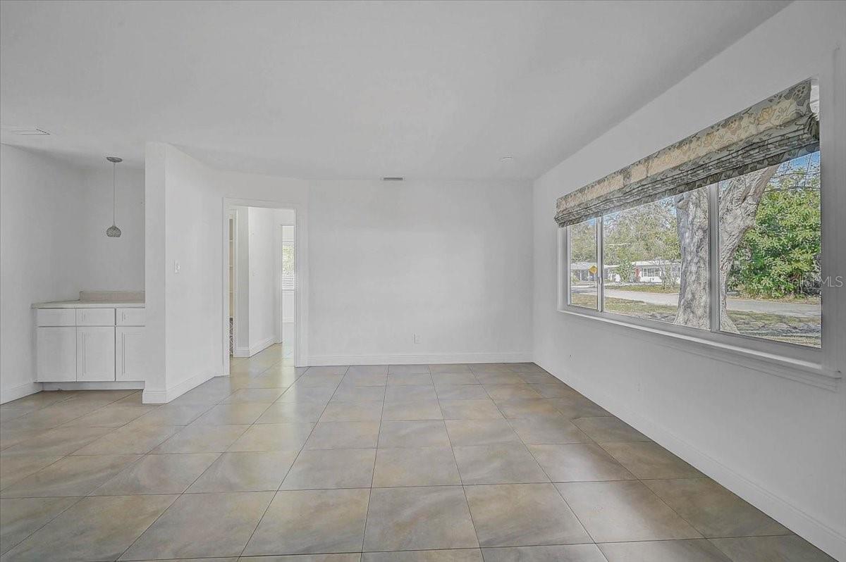 Image 27 of 40 For 2866 Louise Street