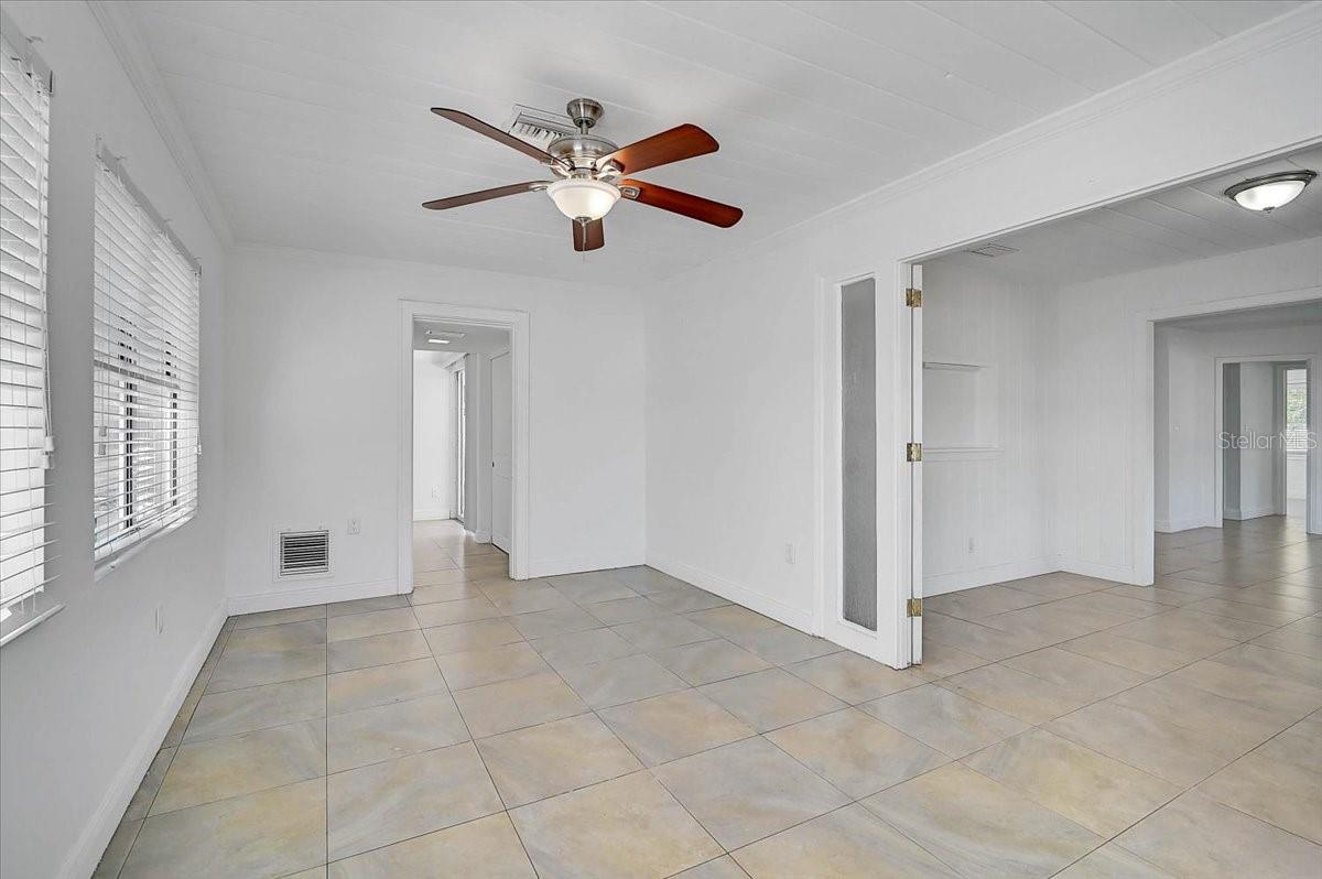 Image 32 of 40 For 2866 Louise Street