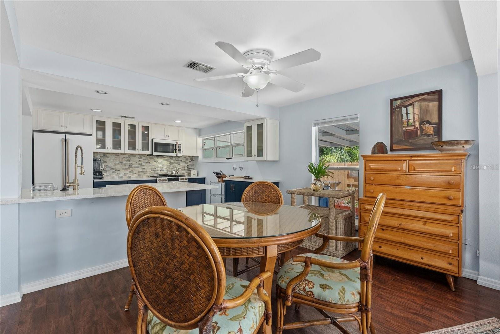 Image 20 of 35 For 4111 Sarasota Ave