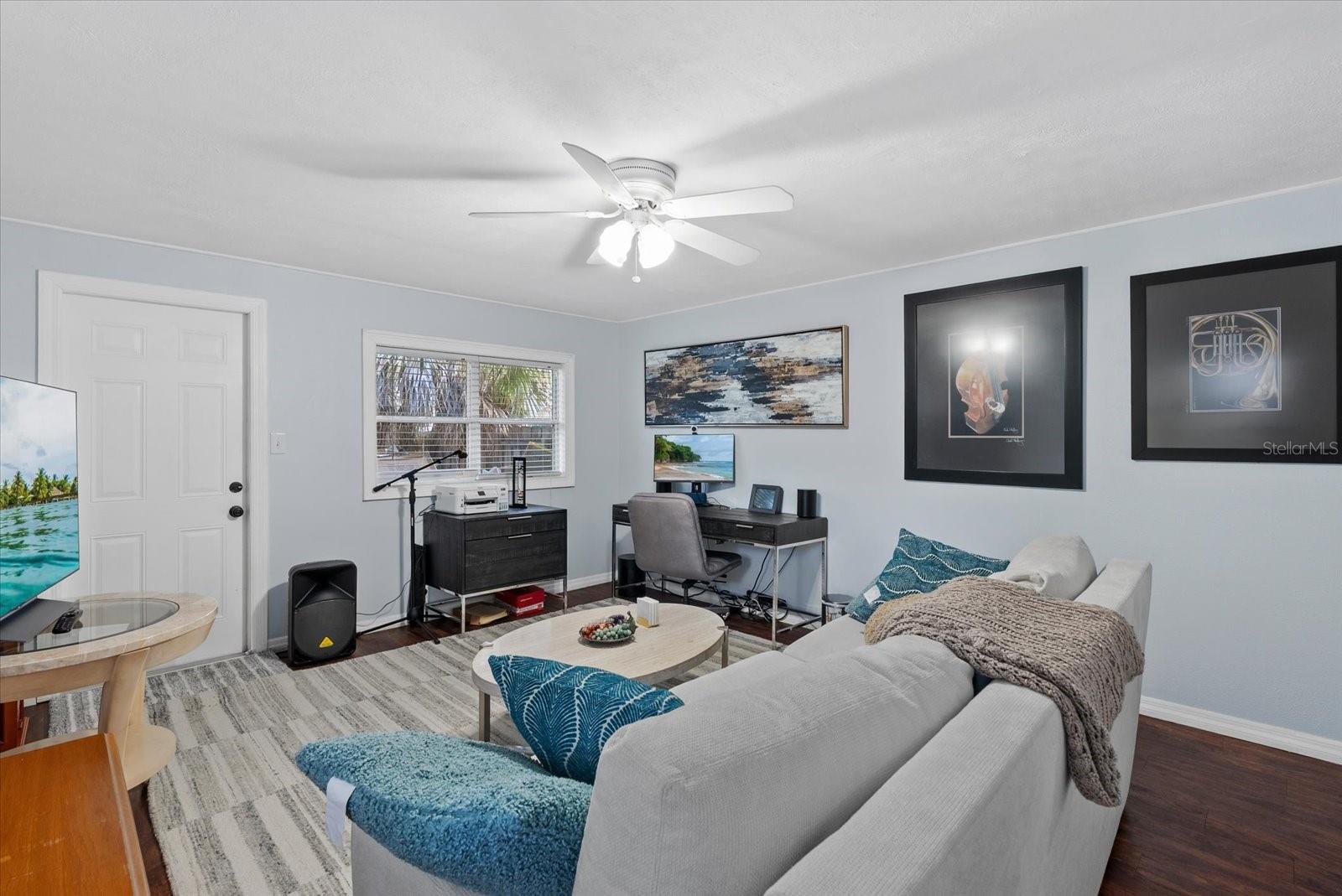 Image 21 of 35 For 4111 Sarasota Ave