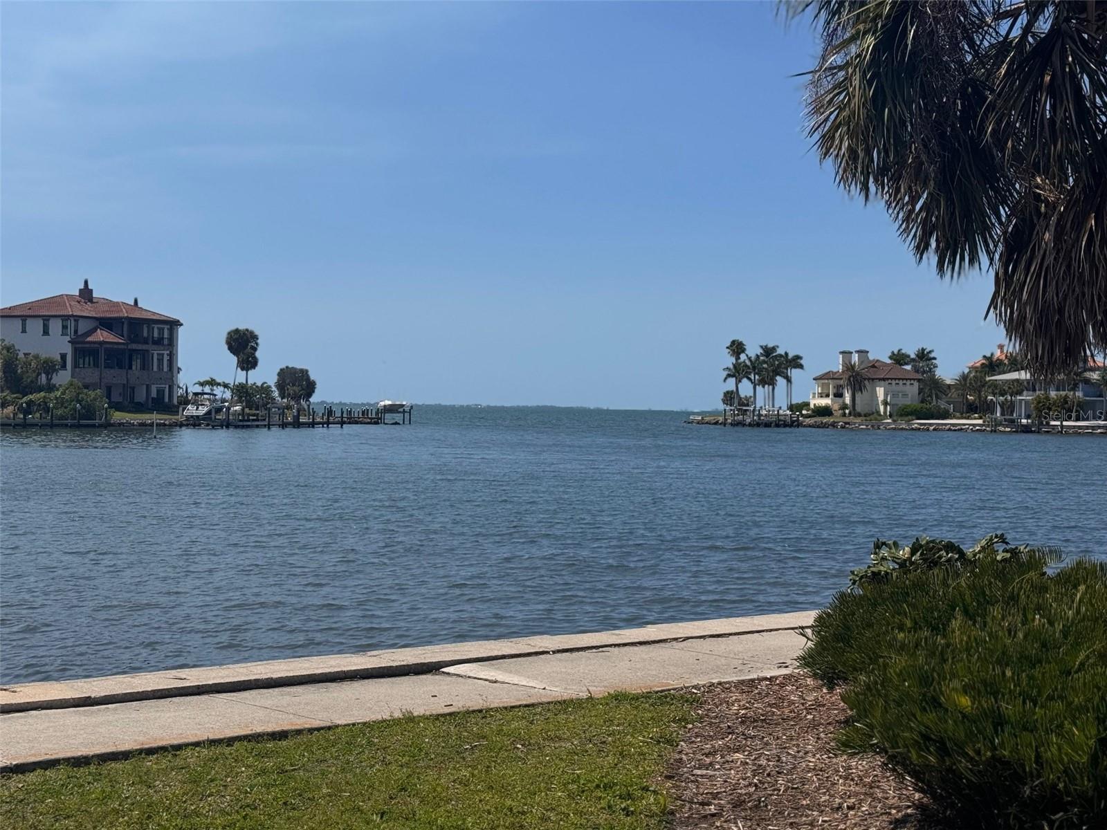 Image 33 of 35 For 4111 Sarasota Ave