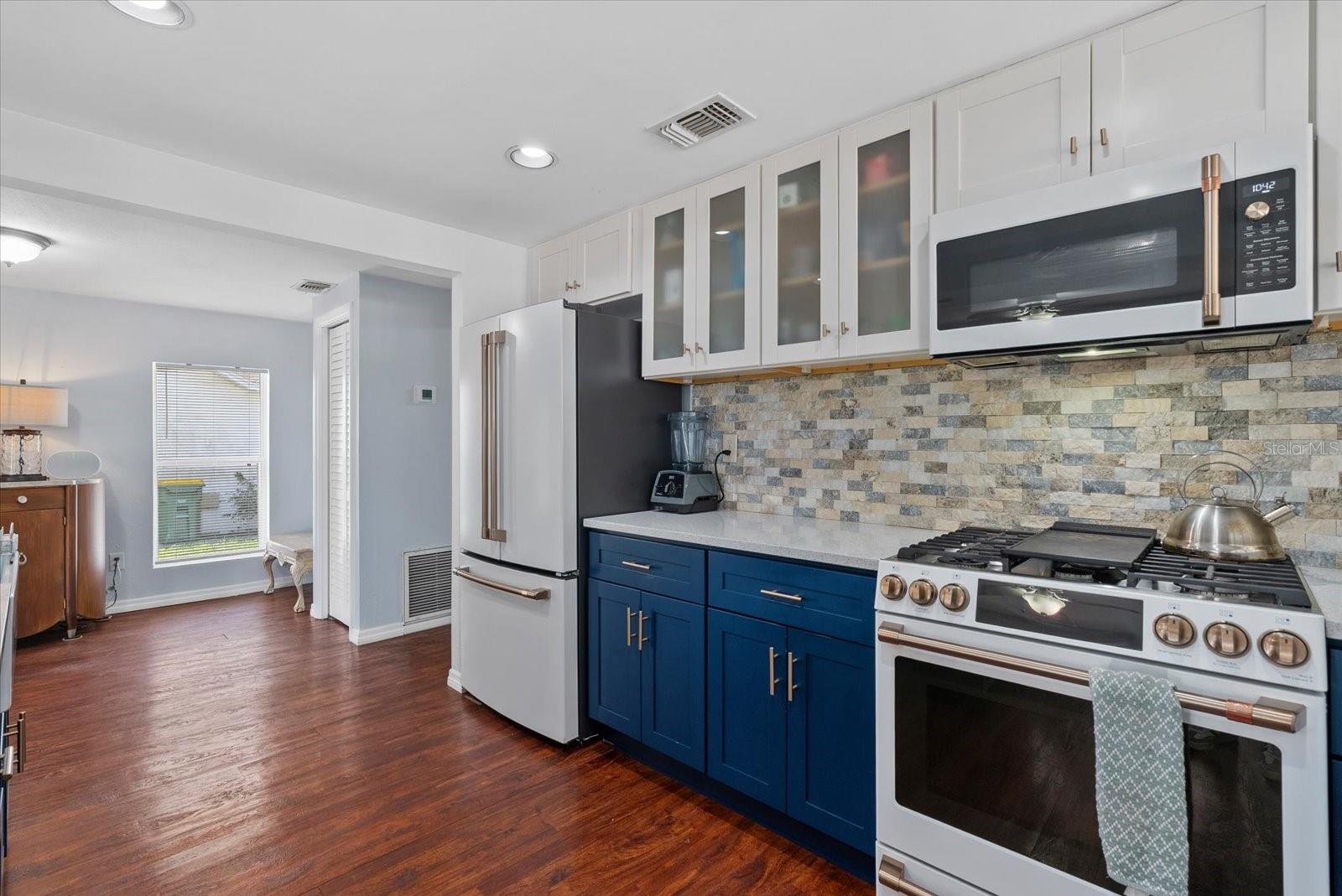 Image 5 of 35 For 4111 Sarasota Ave