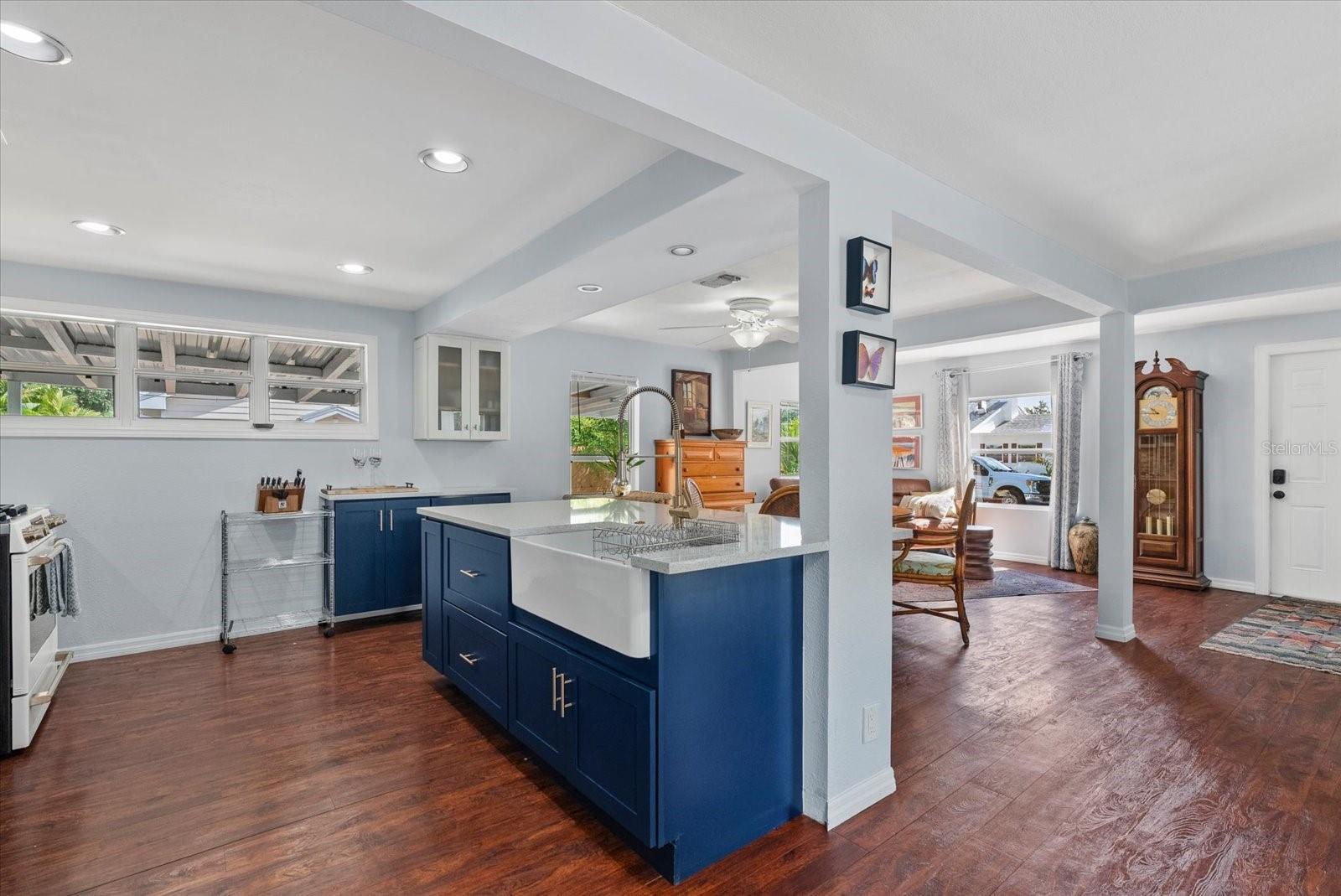 Image 7 of 35 For 4111 Sarasota Ave