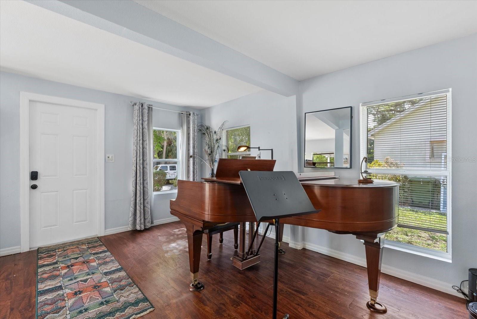 Image 8 of 35 For 4111 Sarasota Ave