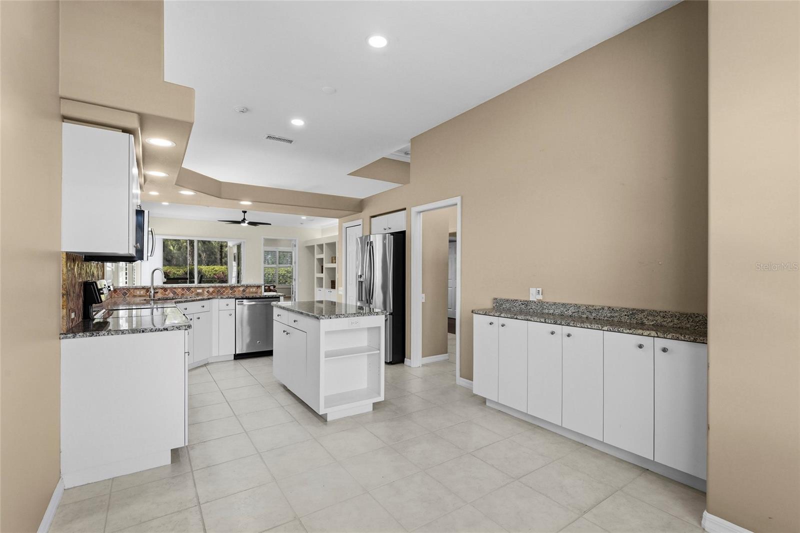 Image 23 of 82 For 7161 Drewrys Bluff