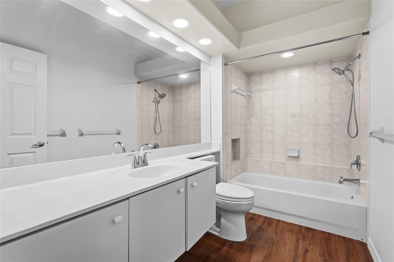 Image 33 of 82 For 7161 Drewrys Bluff