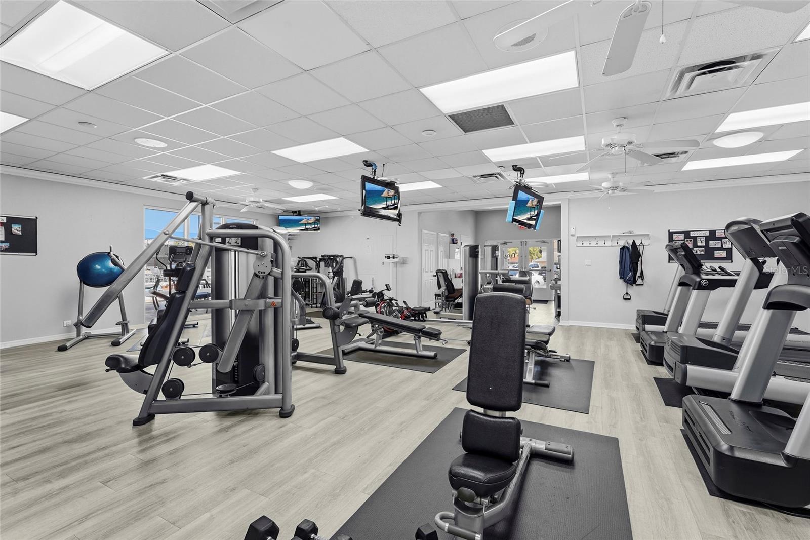 Image 75 of 82 For 7161 Drewrys Bluff