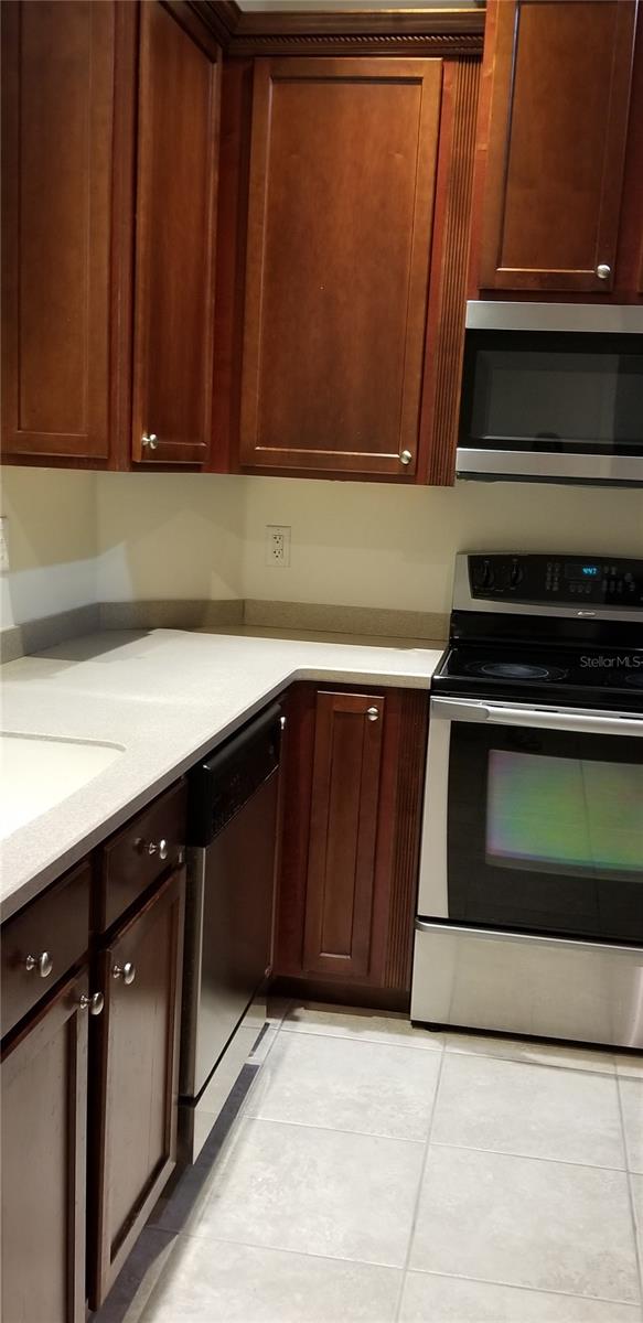 Image 6 of 20 For 8082 Moonstone Drive 17-101