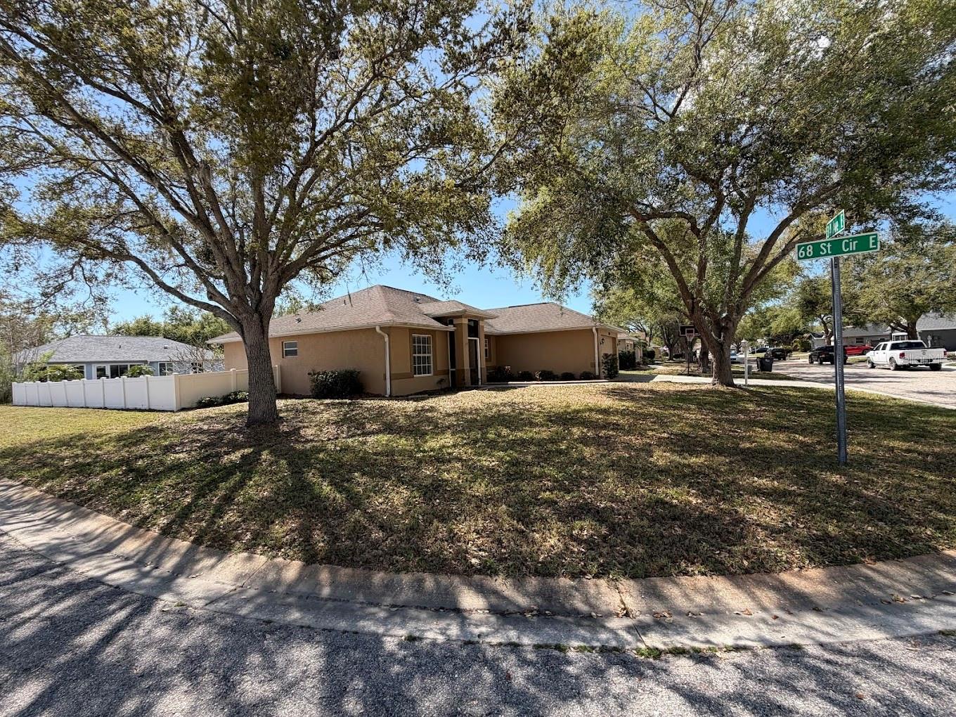 Image 4 of 22 For 6839 34th Avenue E