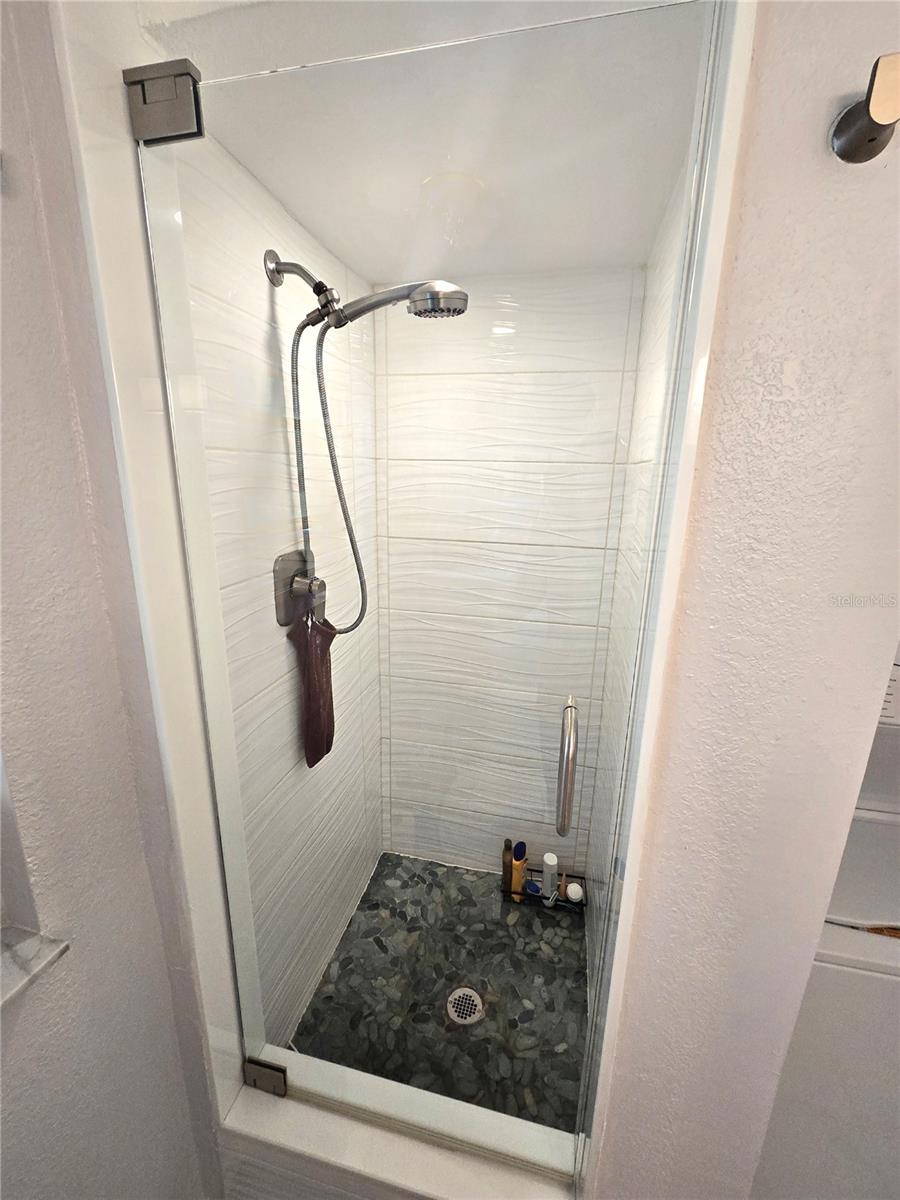 Image 15 of 24 For 2601 Gulf Drive N 216