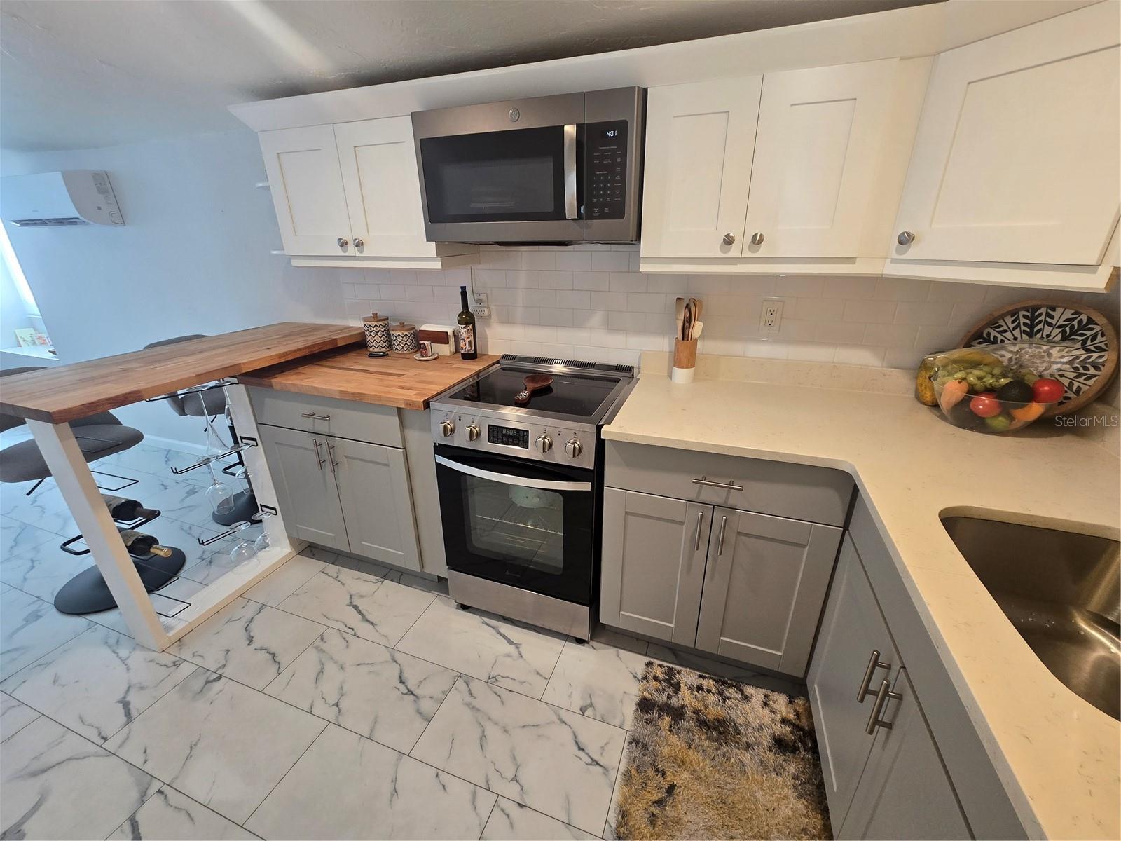 Image 8 of 24 For 2601 Gulf Drive N 216