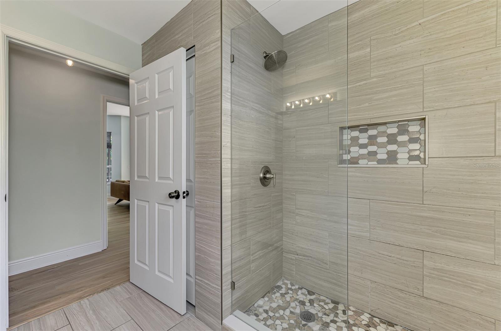 Image 33 of 60 For 5106 76th Street E